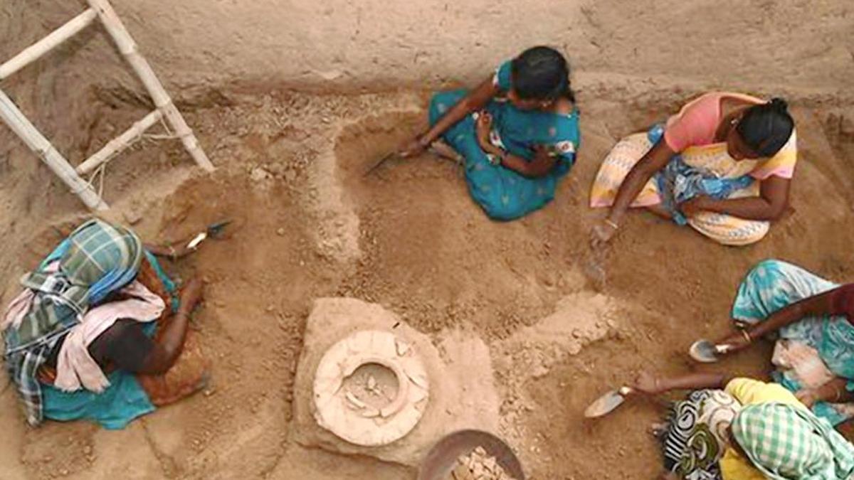 Keeladi, a Sangam laboratory | Review of Sowmiya Ashok’s The Dig