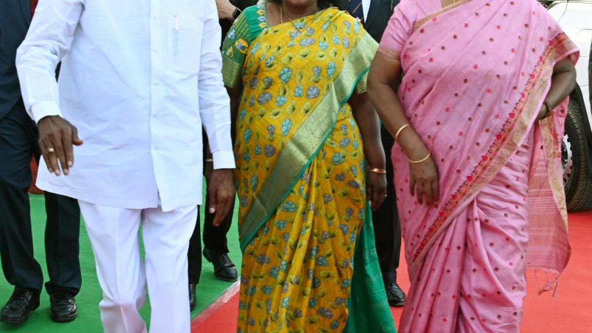 President arrives in Hyderabad