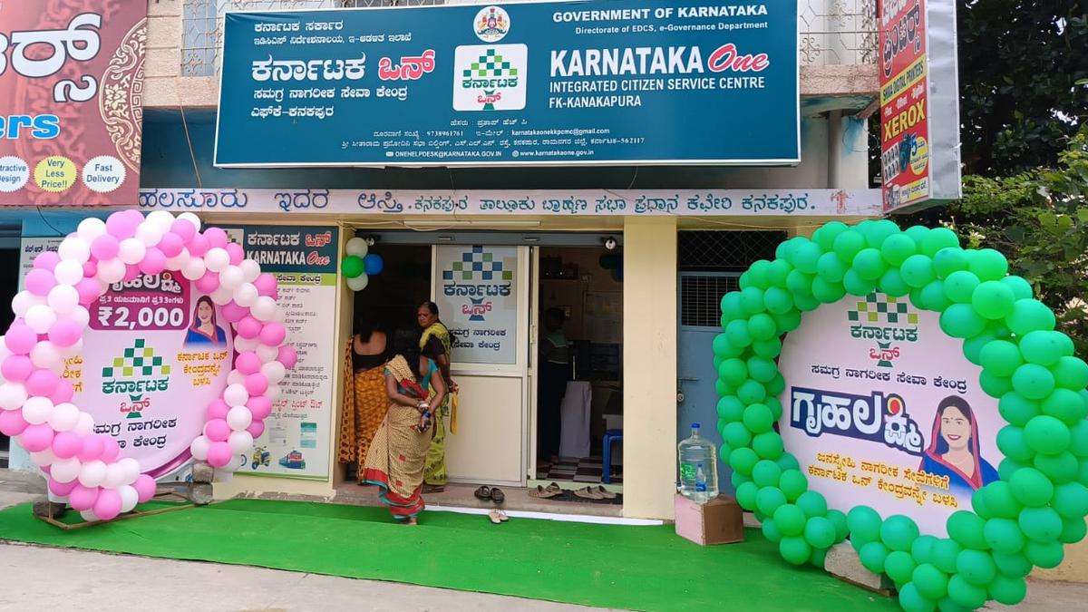 Hundreds of applicants queue up at Bangalore One centres as registration for Gruha Lakshmi begins