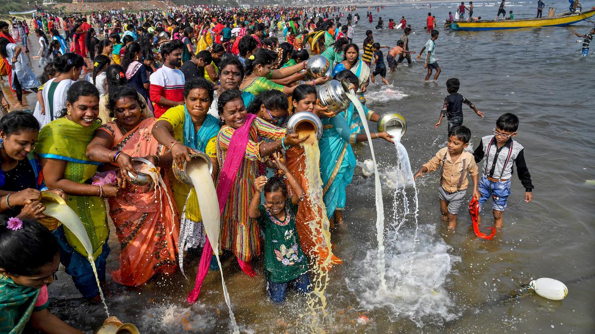 Fisherfolk perform Ganga puja to mark Tsunami Day