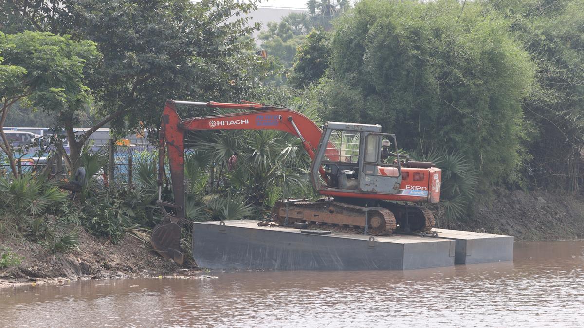 Sholinganallur lake is under Greater Chennai Corporation’s watch, and the civic body is now sprucing up the waterbody divesting it of water hyacinth and carrying out a deweeding exercise on an afforested bund. The images were taken on November 22, 2024. 