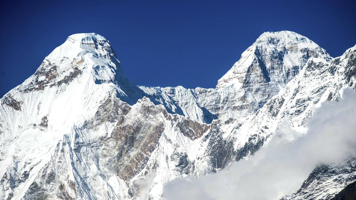 https://th-i.thgim.com/public/incoming/5zaqjd/article69274197.ece/alternates/LANDSCAPE_1200/India_Missing_Mountaineers_98334.jpg-a0d43.jpg