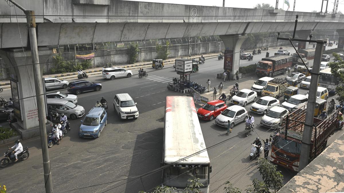 The illusion of movement in Hyderabad