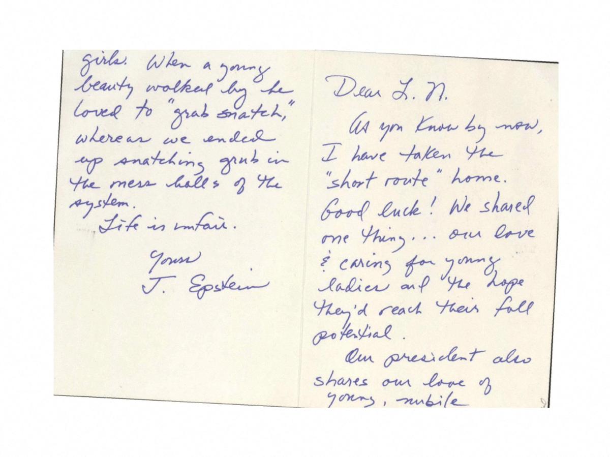 Sebuah kartu yang merujuk secara kasar kepada Presiden AS Donald Trump, yang konon ditulis oleh terpidana pelaku kejahatan seks Jeffrey Epstein kepada Larry Nassar, yang sedang menjalani hukuman seumur hidup karena melakukan pelecehan seksual terhadap ratusan gadis, ditampilkan dalam gambar yang dirilis oleh Departemen Kehakiman di Washington, DC, AS, pada tanggal 23 Desember 2025, sebagai bagian dari kumpulan dokumen baru dari penyelidikannya terhadap mendiang pemodal dan terpidana pelaku kejahatan seks Jeffrey Epstein. Cap pos pada amplopnya adalah Virginia, bukan New York, tempat Epstein dipenjara, dan menunjukkan bahwa amplop tersebut diproses tiga hari setelah kematiannya pada Agustus 2019. 