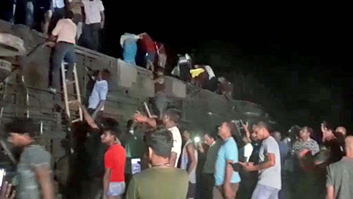 Coromandel Express derailment live updates | At least 25 dead, more than 130 injured in Odisha’s Balasore district