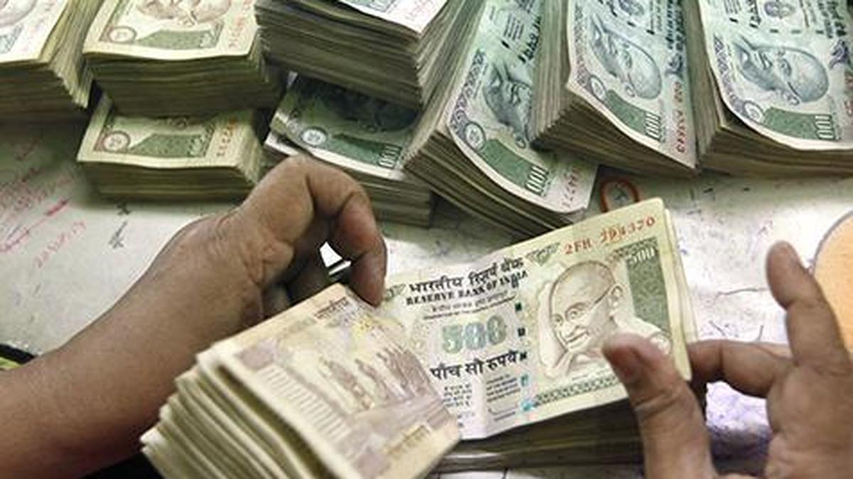 Cloth shop owner and associate held for stealing over ₹1 crore cash from house of businessman in Bengaluru