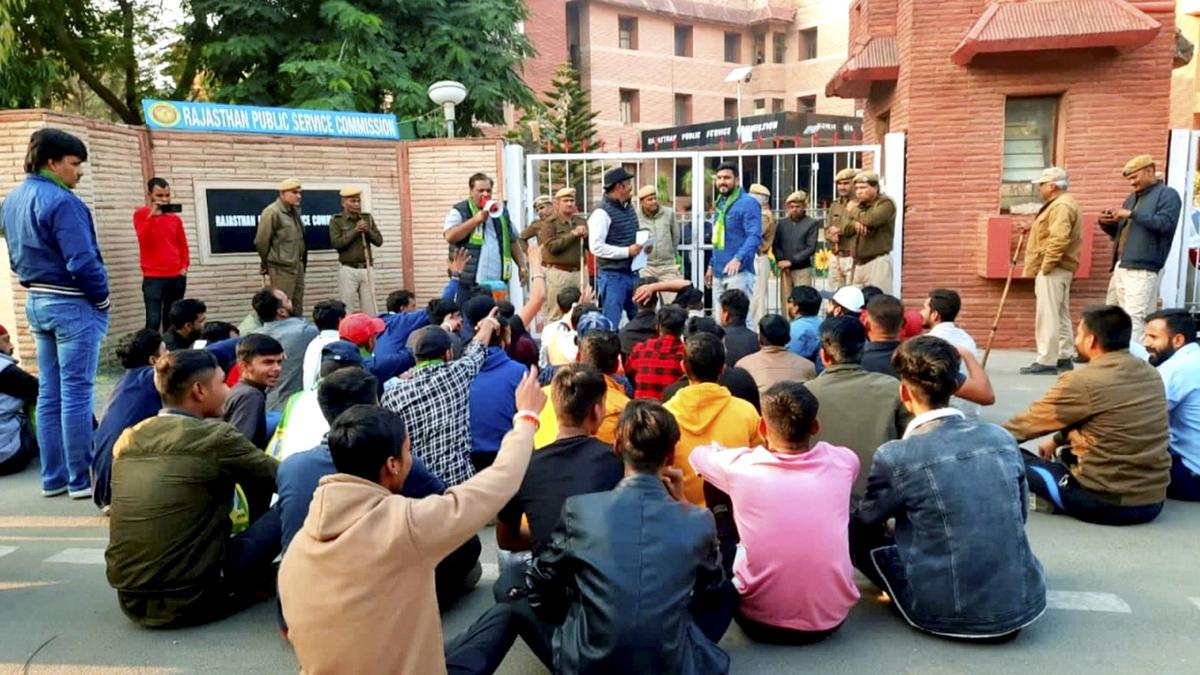 Rajasthan teachers' recruitment paper leak | BJP, RLP hold protest across State