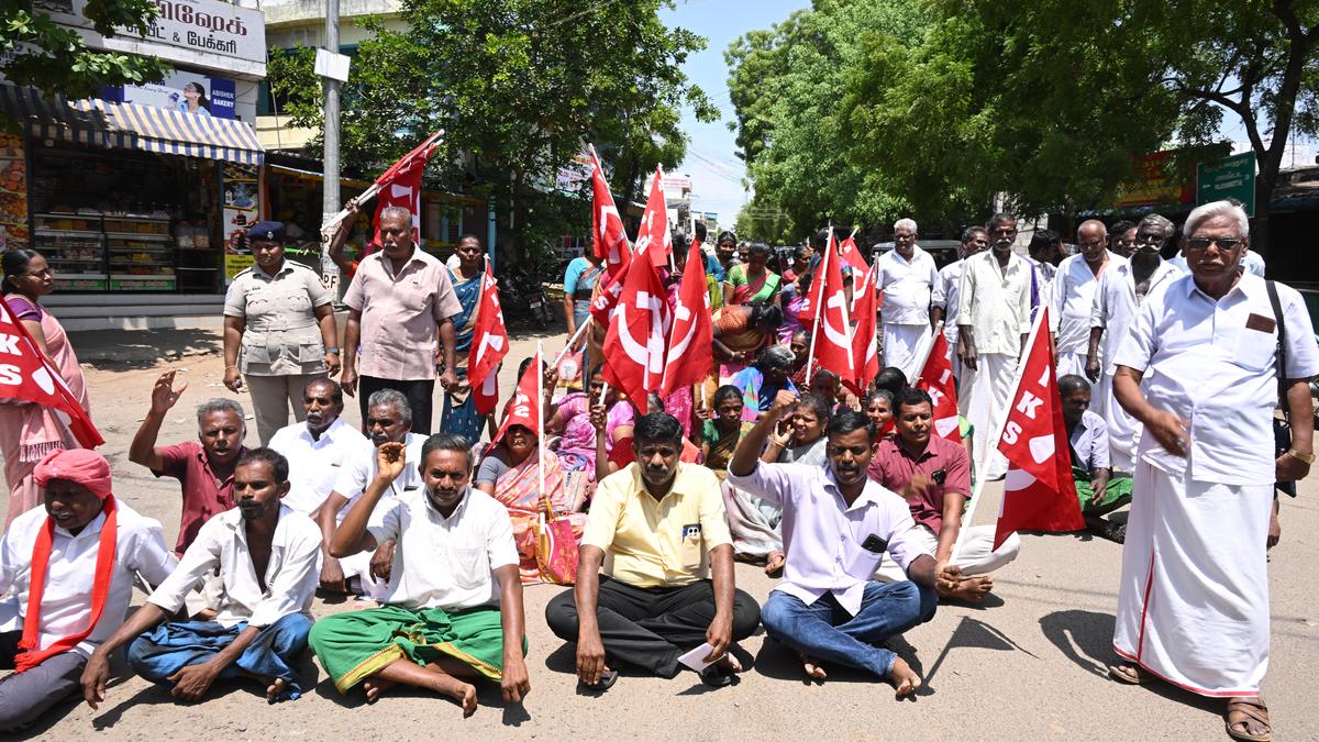 Farmers stage road blockade seeking water for withering crops