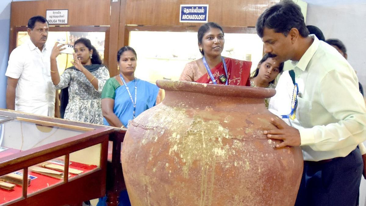 District Collector explores Erode’s cultural and historical sites with schoolchildren