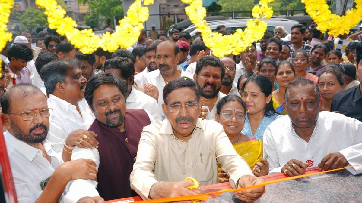 3,000 SHG women to operate 700 Trupti canteens in State: MA&UD Minister