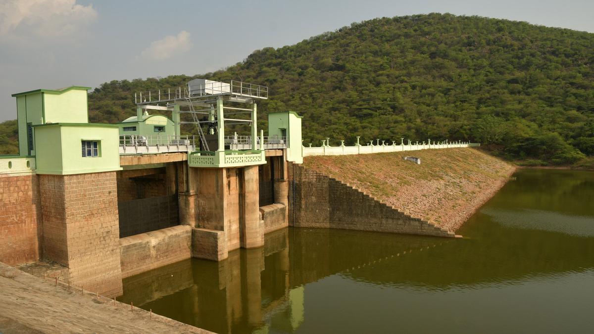 Farmers seek desilting of inlet channels to Ponnaniyar dam