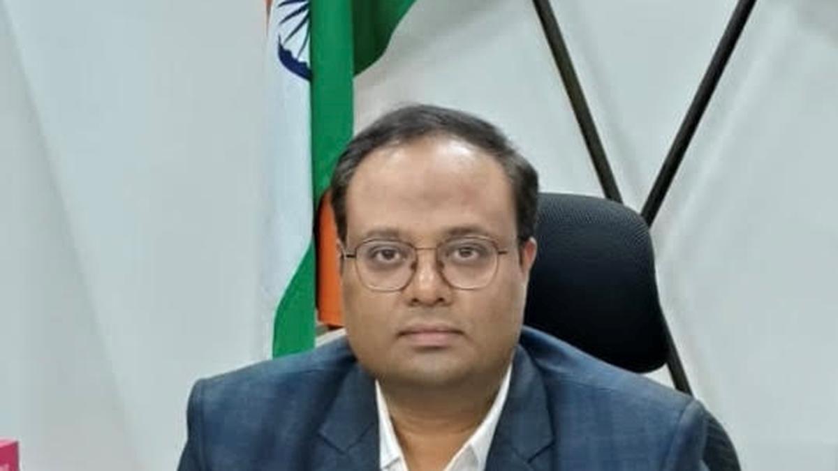 Nitesh Patil assumes charge as new Regional Commissioner of Mysuru