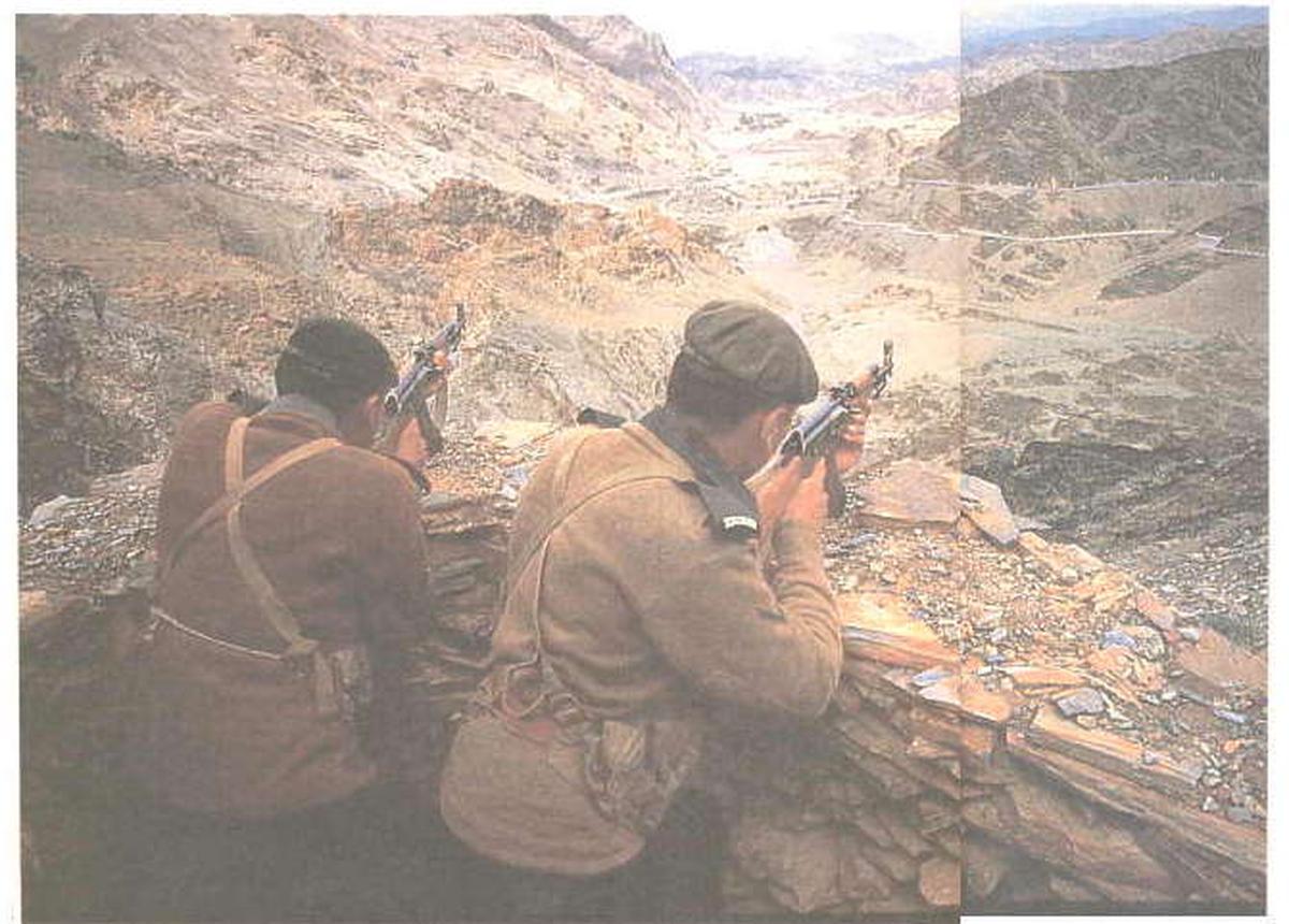 The Pakistan-Afghanistan border seen in 1985. The Pakistan-Afghanistan border seen in 1985.