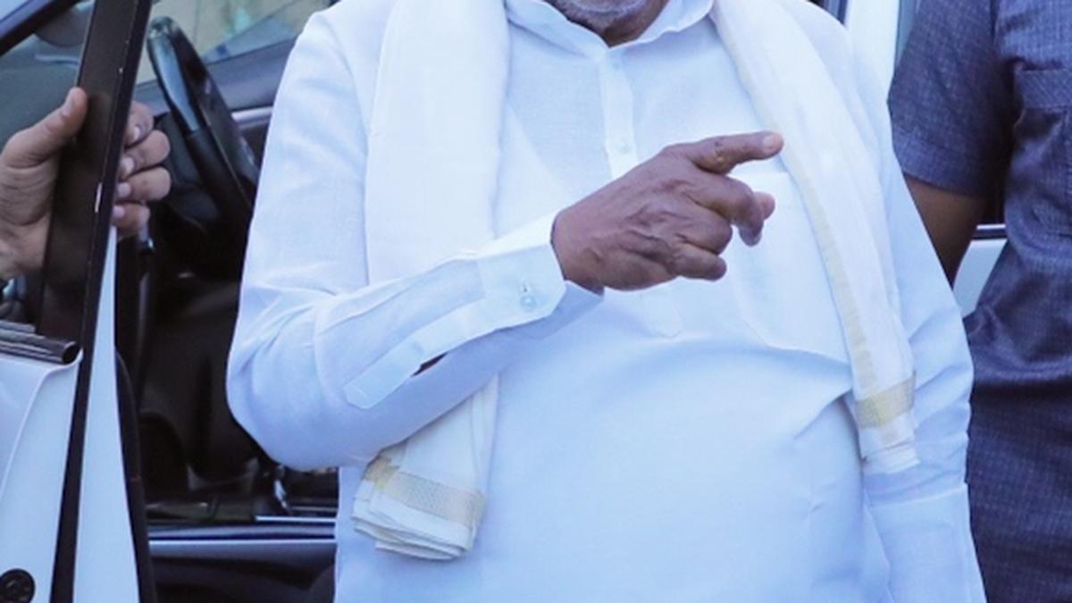 Civic chiefs will be held accountable for waste negligence: Chief Minister