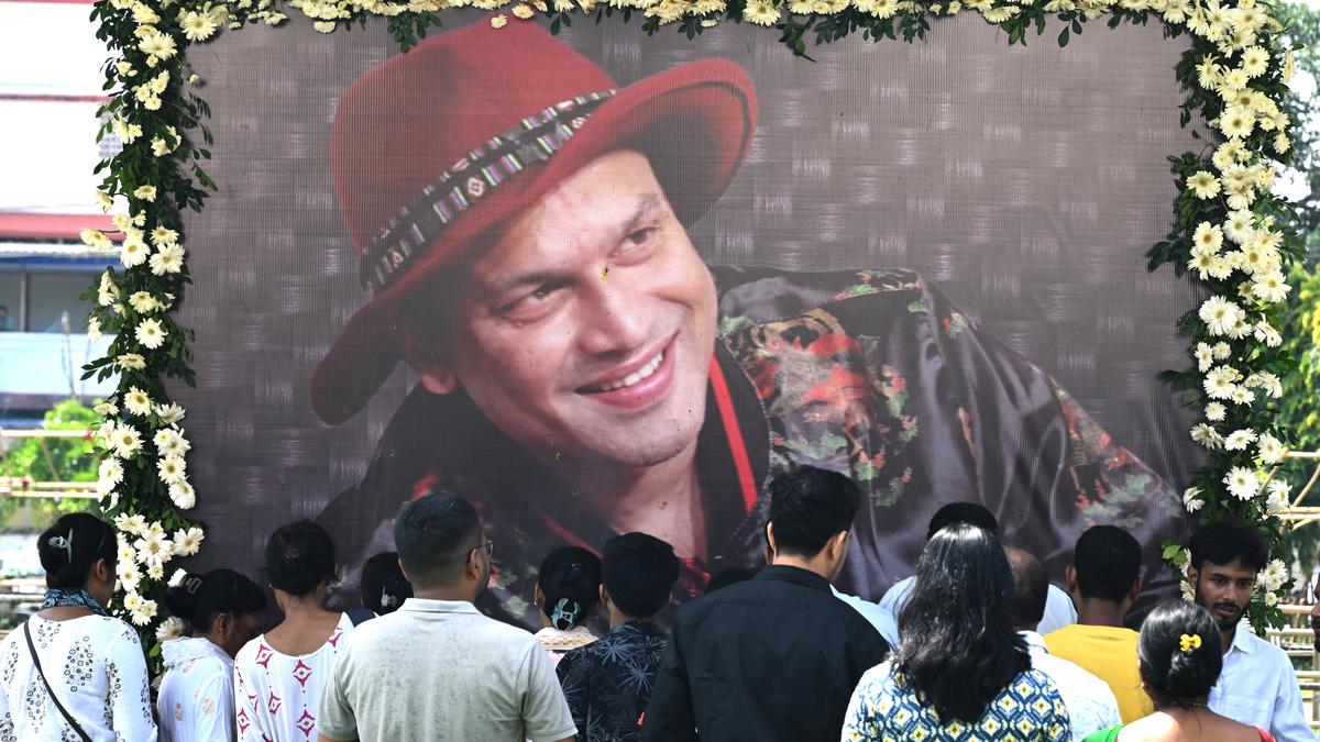 https://th-i.thgim.com/public/incoming/64ioxp/article70098897.ece/alternates/LANDSCAPE_1200/2150_26_9_2025_7_50_56_1_ZUBEEN_SPOTLIGHT_13.JPG