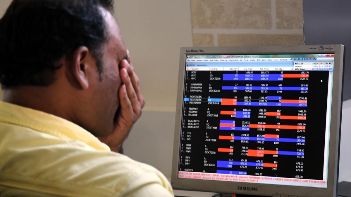 Sensex, Nifty fall for second day amid weak global trends