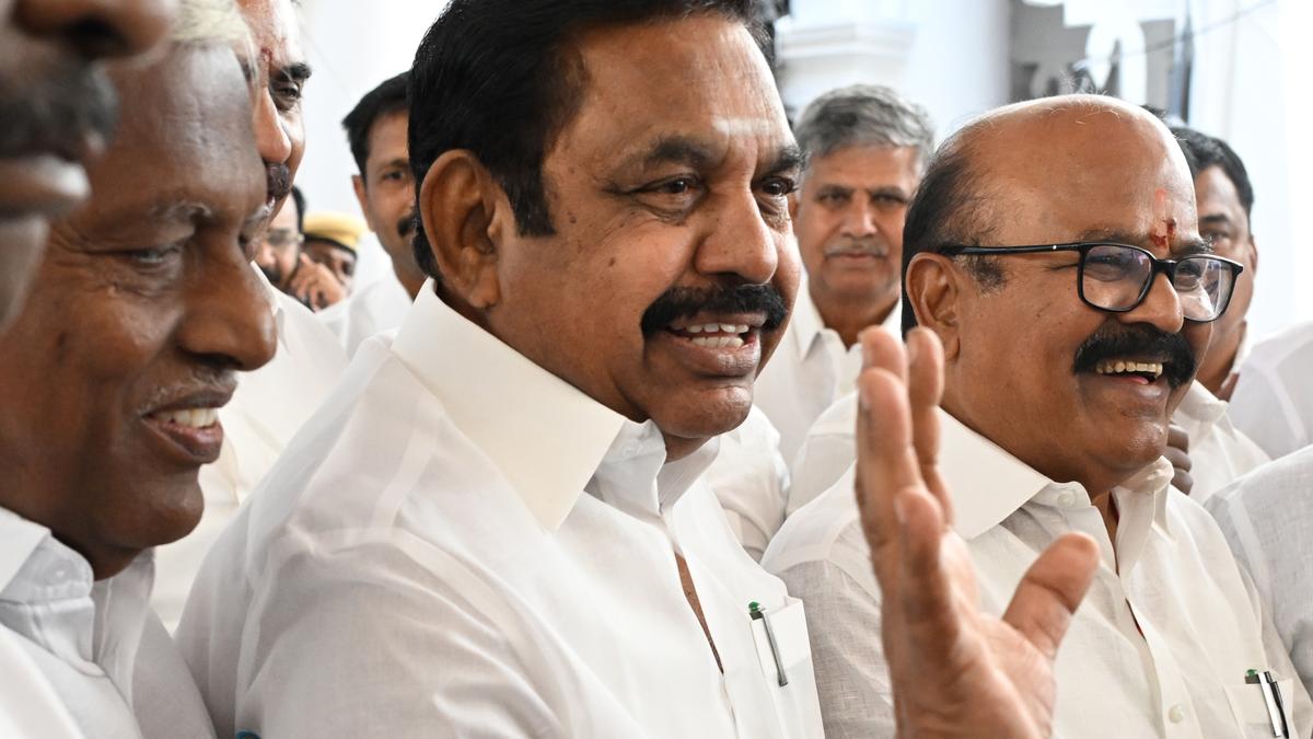 Palaniswami, Dhinakaran urge Centre, Railway to allot exam centres for Tamil Nadu candidates within State