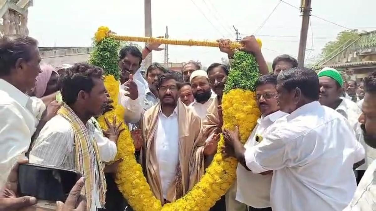 Somireddy offers his political bureau seat to youth