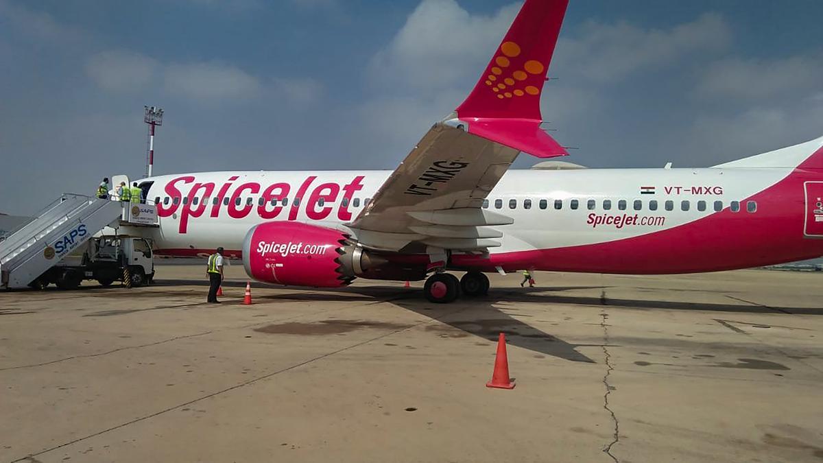 SpiceJet gets DGCA notice for safety lapses