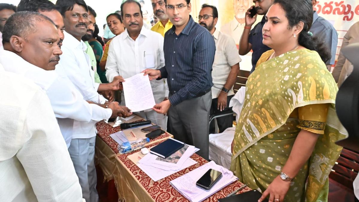 Controversial Settipalli land issue in Andhra to be solved by Sankranti