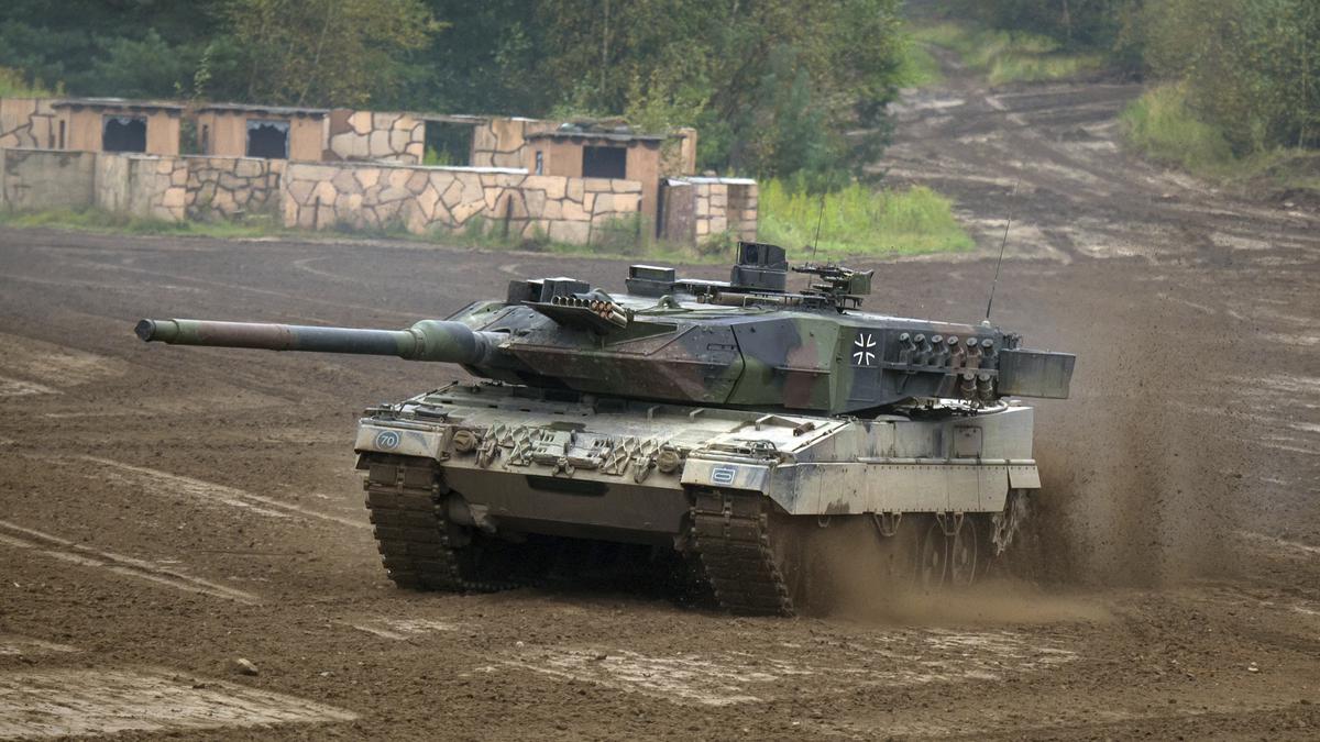 Germany finally agrees to provide Ukraine with Leopard tanks, Russia warns of ‘historical responsibility’