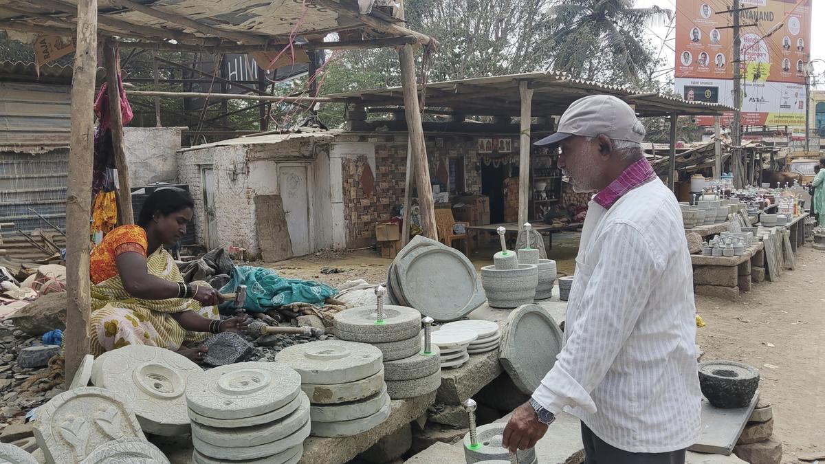 A quiet shift is in progress in Hubballi