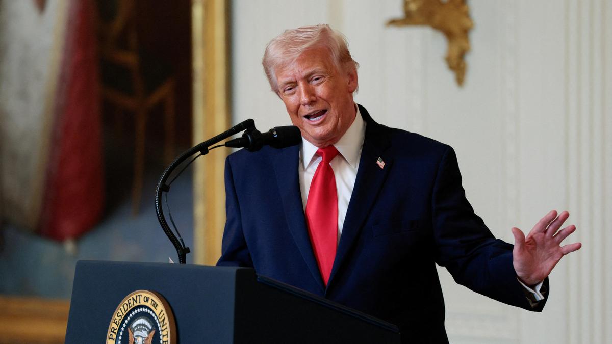 ईरान-इज़राइल युद्ध LIVE: ‘देखो क्या होता है…’: इज़राइल, खाड़ी देशों पर हमले के बाद डोनाल्ड ट्रम्प ने ईरान को धमकी दी