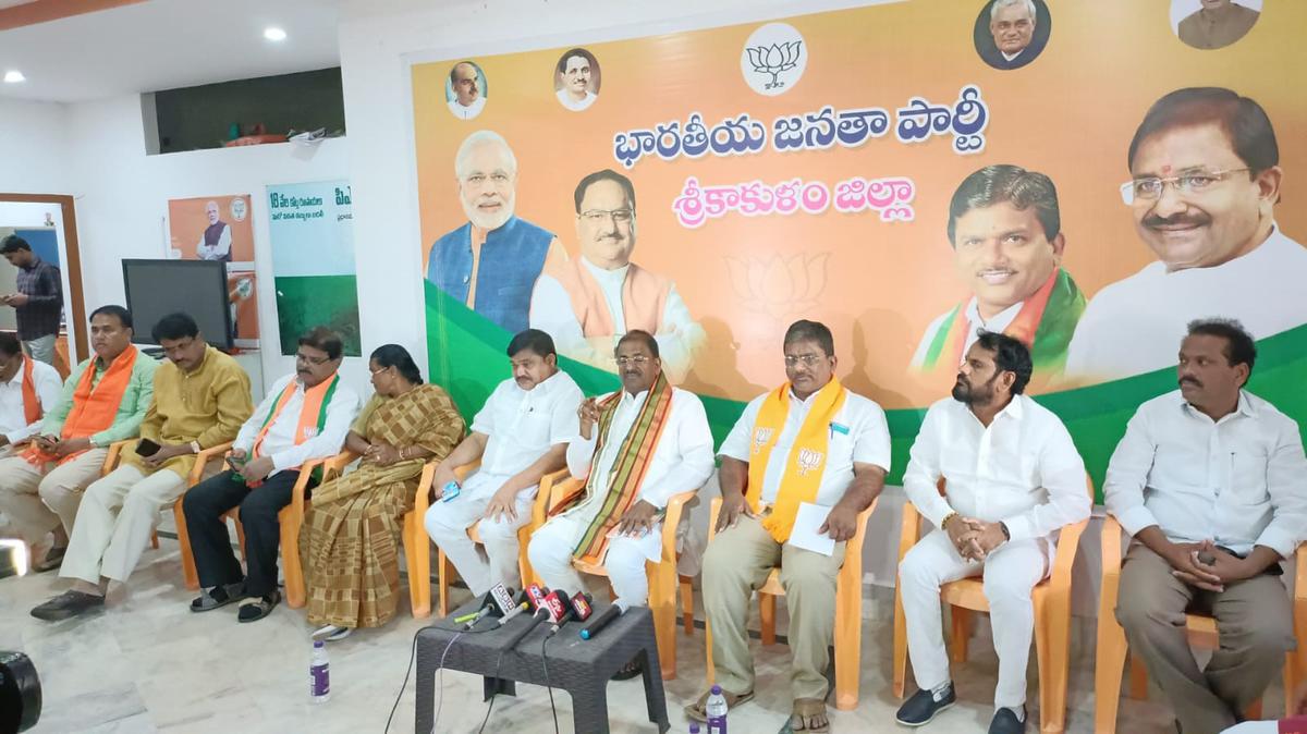 Andhra Pradesh: BJP leaders should strive hard to retain North Andhra’s Graduate MLC seat, says Somu Veerraju