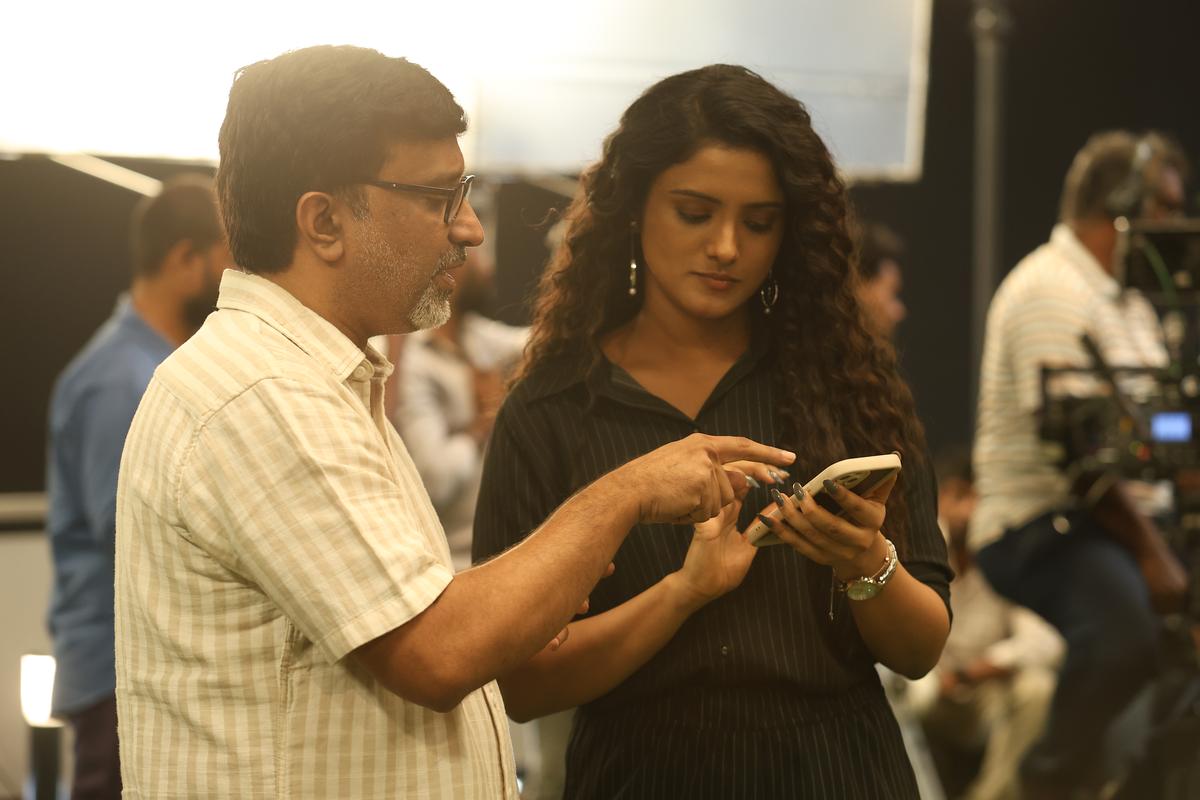 Director Mohanakrishna Indraganti and Roopa Koduvayur on the sets of ‘Sarangapani Jathakam’