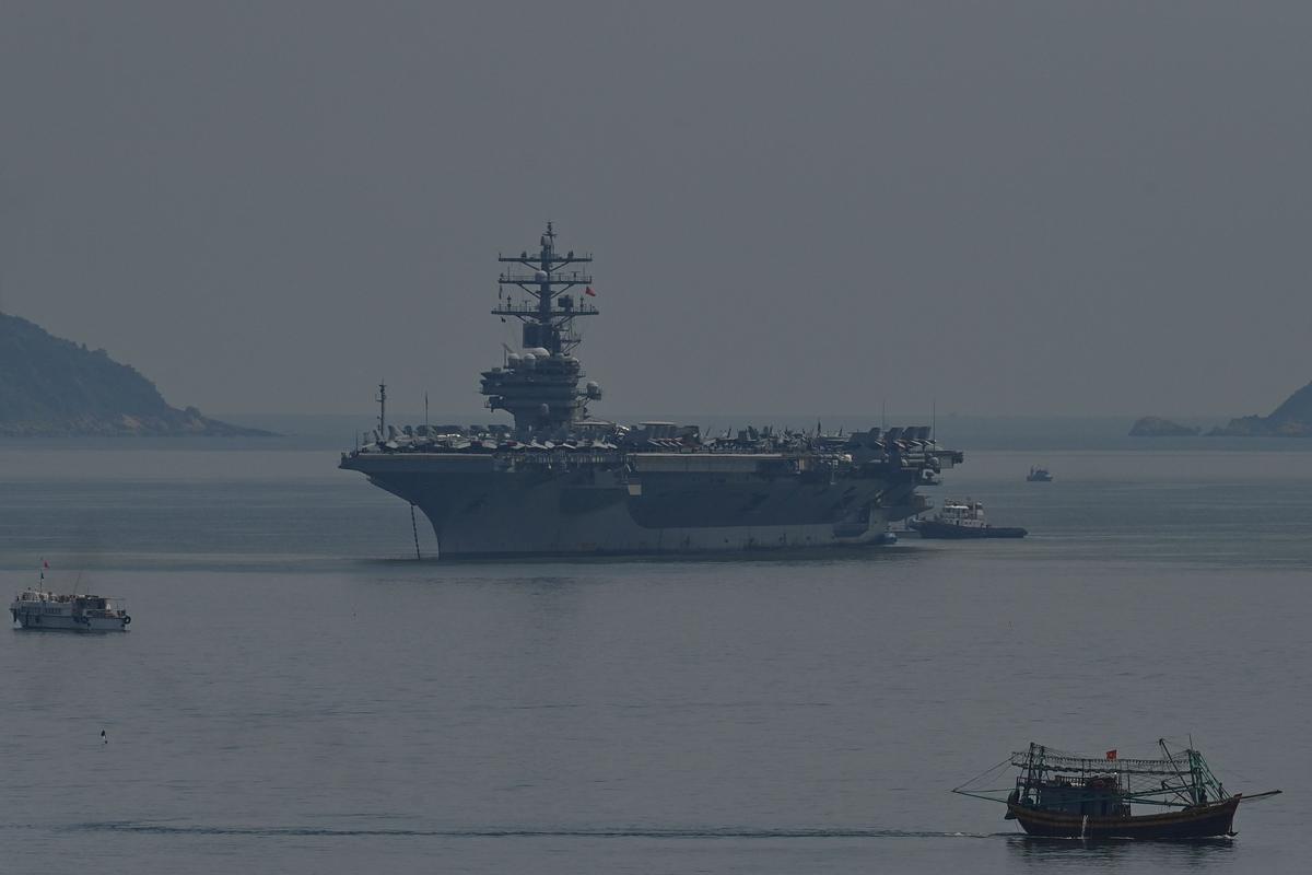 U.S. aircraft carrier USS Ronald Reagan arrives in Vietnam - The Hindu