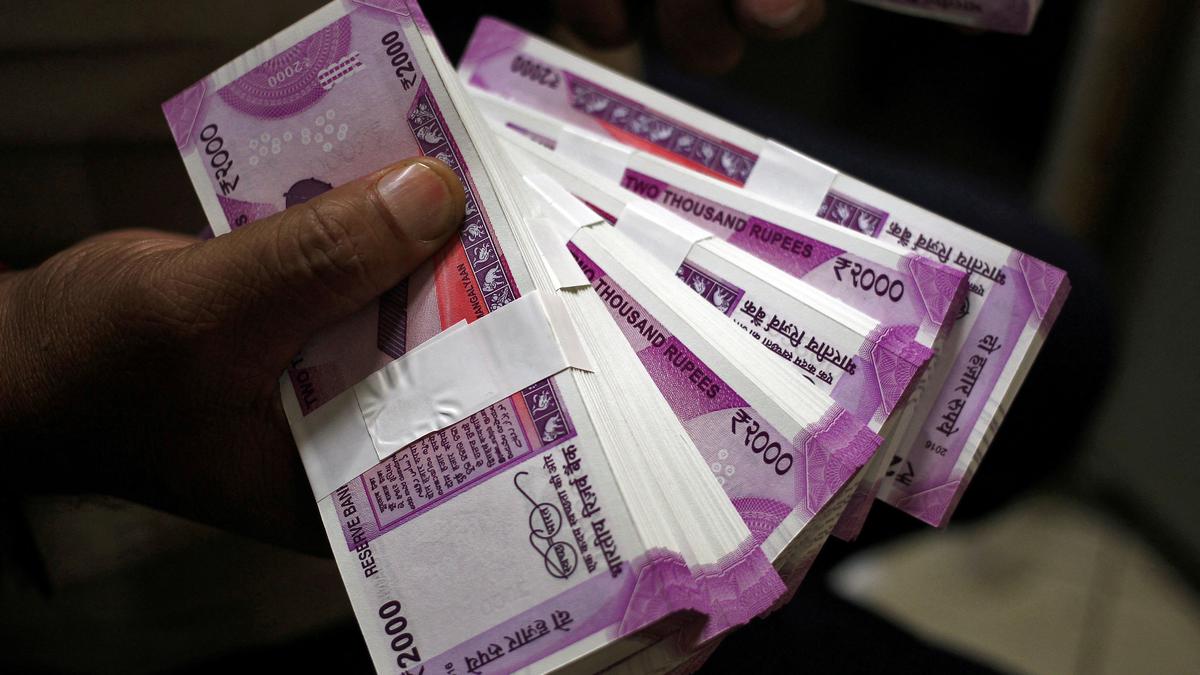 Rupee settles flat at 81.92 against U.S. dollar