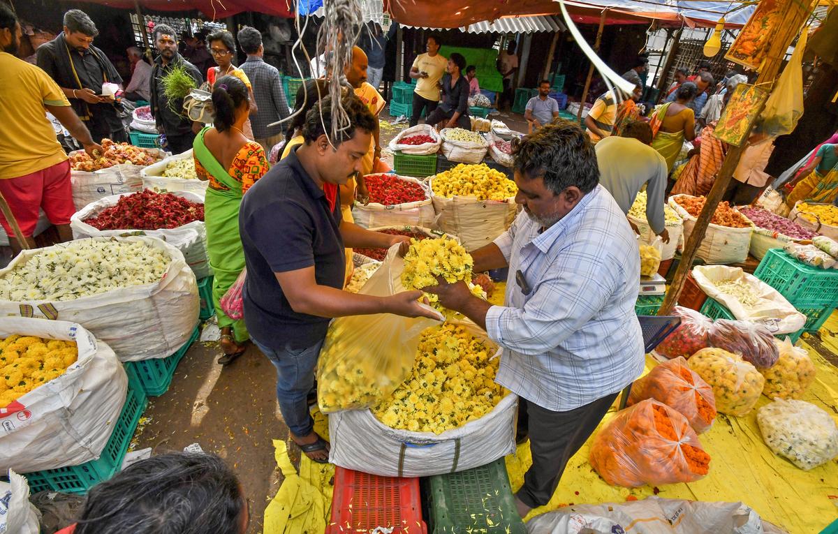 Business blooms this season at Anandapuram flower market near