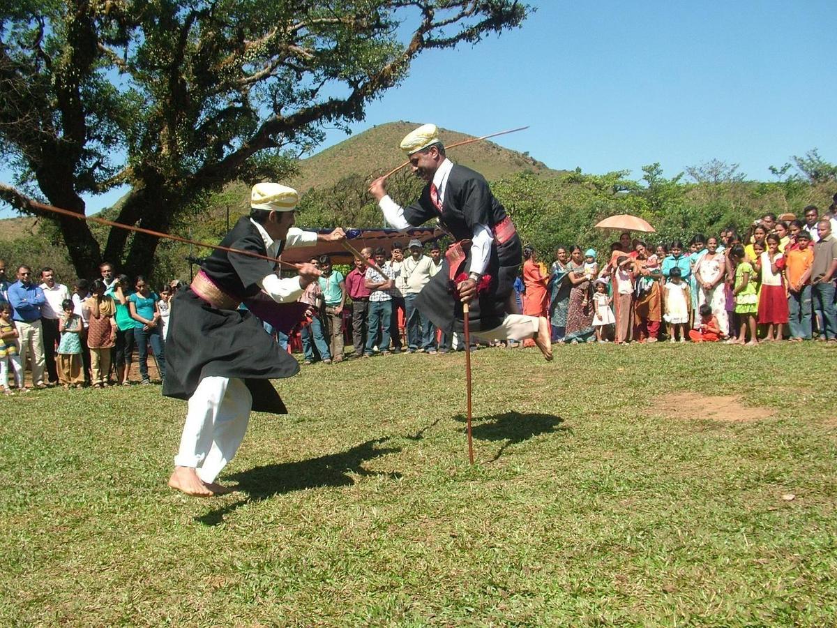 Viral video prompts Kodagu police to book jeep driver for overcharging  tourists - The Hindu