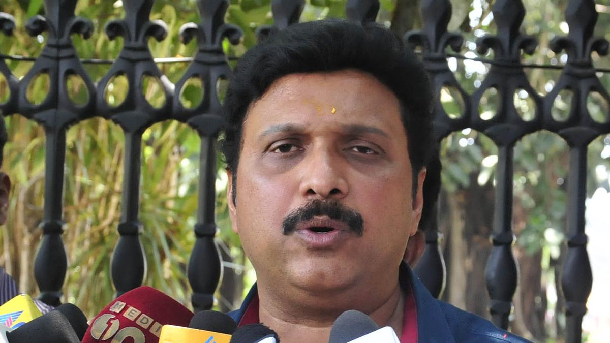 Conspiracy against former CM Oommen Chandy: Kerala High Court declines to extend stay on proceedings against Ganesh Kumar MLA