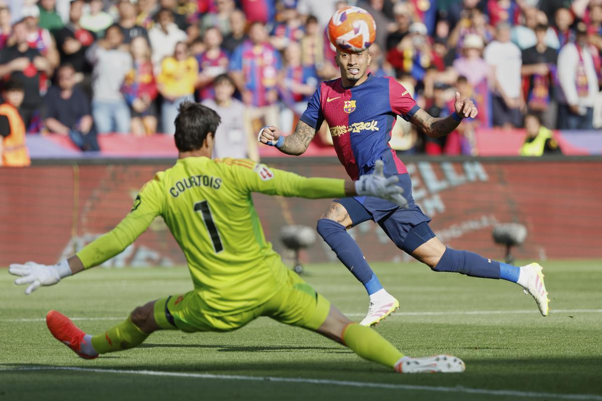 Barcelona rallies to beat Real Madrid 4-3 despite Mbappé hat trick to move  closer to La Liga title - The Hindu