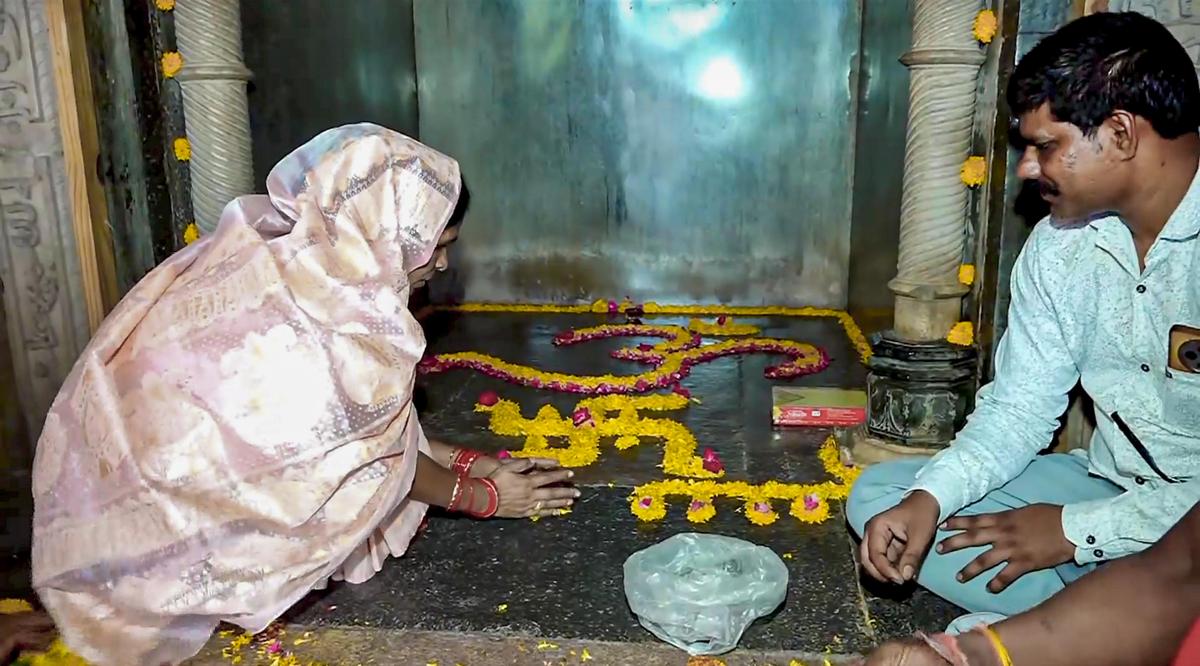 Hindu Groups Hold Puja at Bhojshala as ASI Enforces Court Order