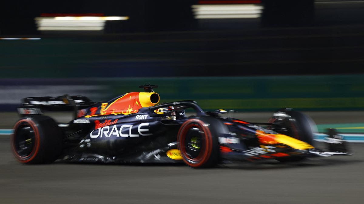 Abu Dhabi GP | Max Verstappen takes pole ahead of Leclerc