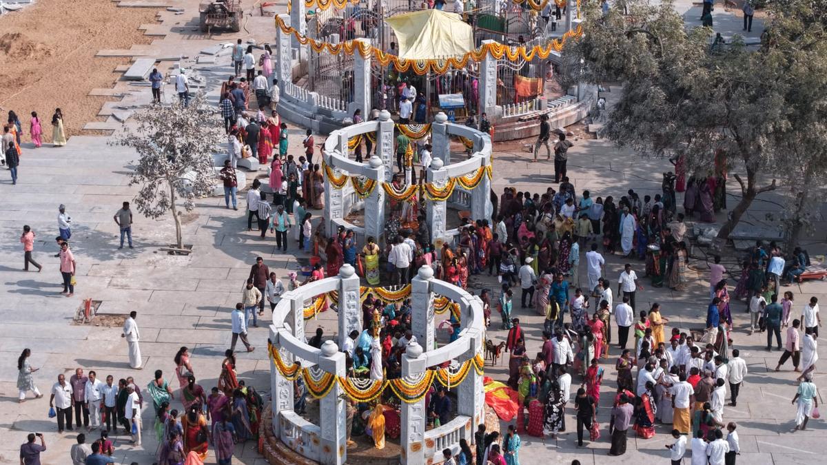 Tribal deities Pagididda Raju, Govinda Raju installed on new platforms at Medaram Sammakka-Sarakka shrine