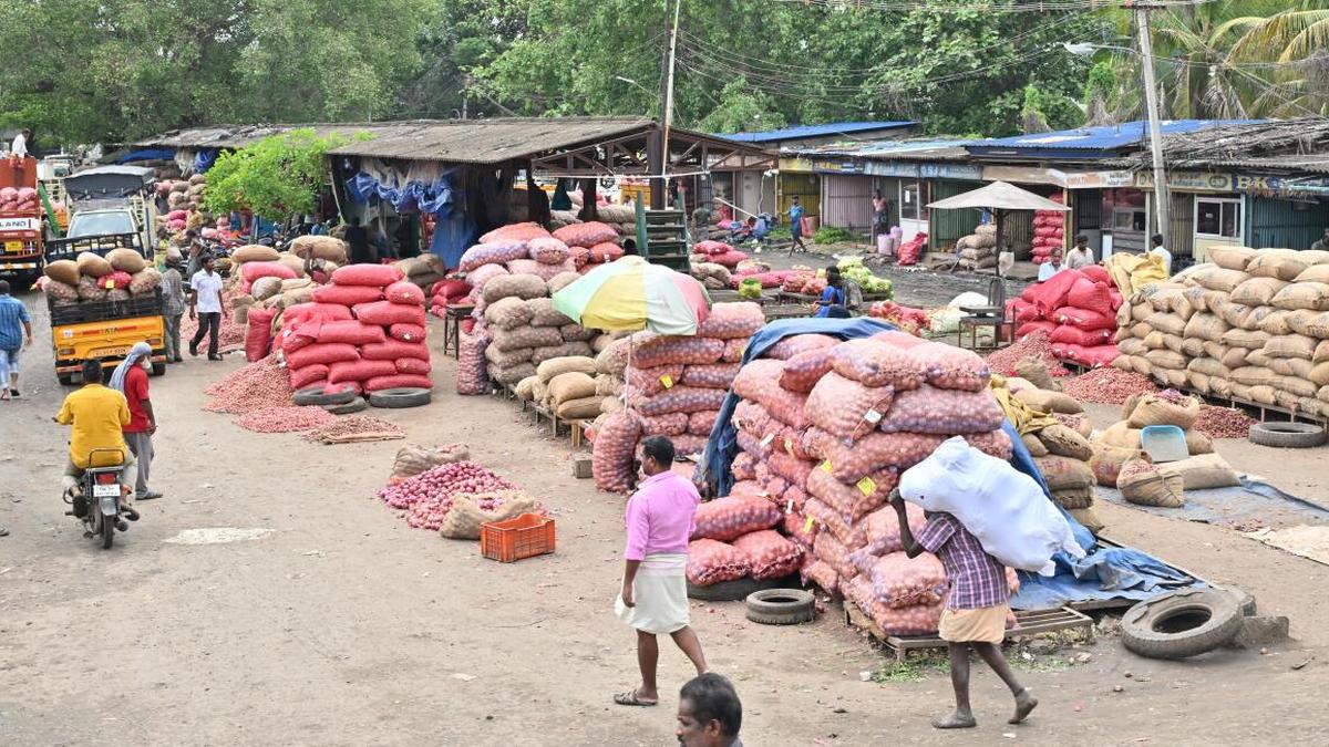 Vegetable traders in Coimbatore oppose move to shift wholesale market to Vellalore