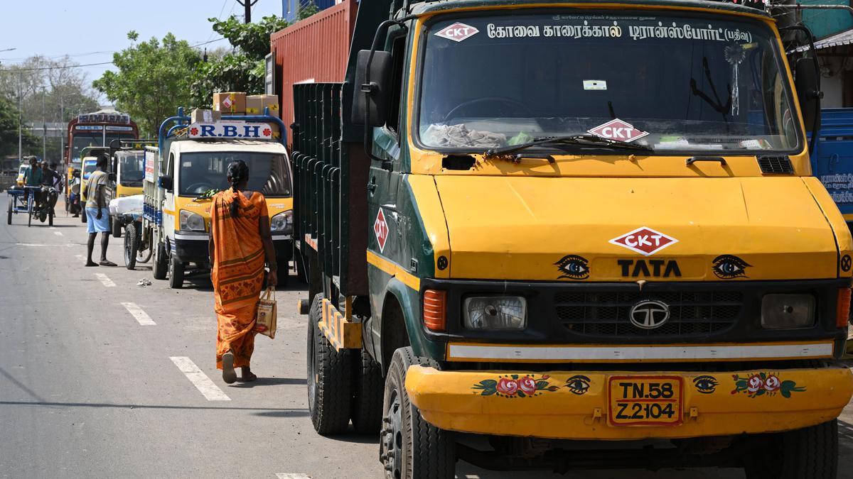 Roadside parking lead to frequent traffic snarls on EB Road