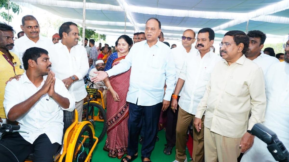 Vemireddy accuses Jagan of politicising compassion