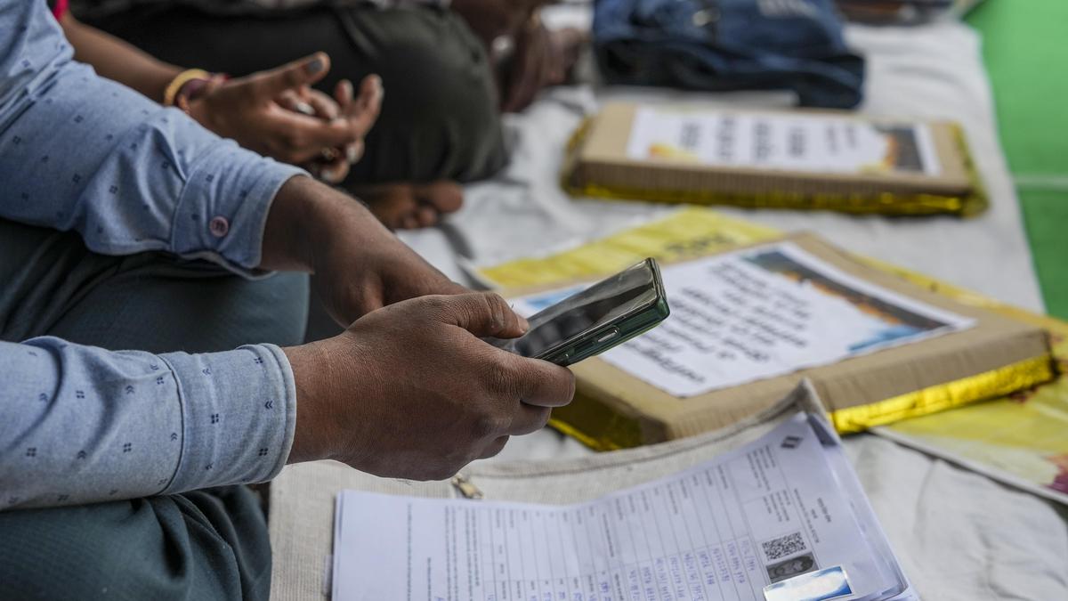 CEO tells West Bengal BLOs to re-verify forms, delete dead or absent voters by December 11