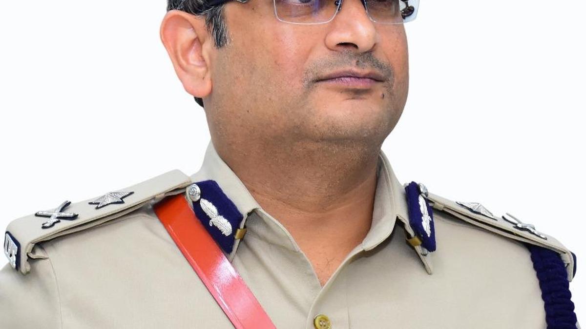 IPS officer gets PhD from Kuvempu University for his thesis on wildlife
