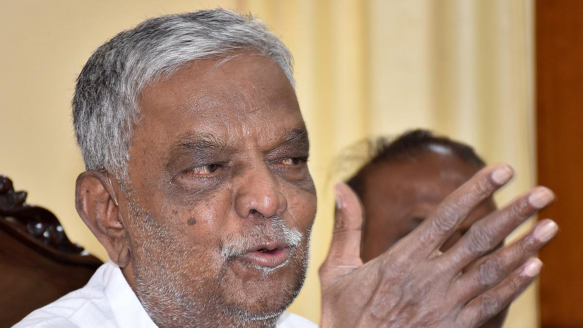 BJP MP, ex-Union Minister Sreenivasa Prasad passes away