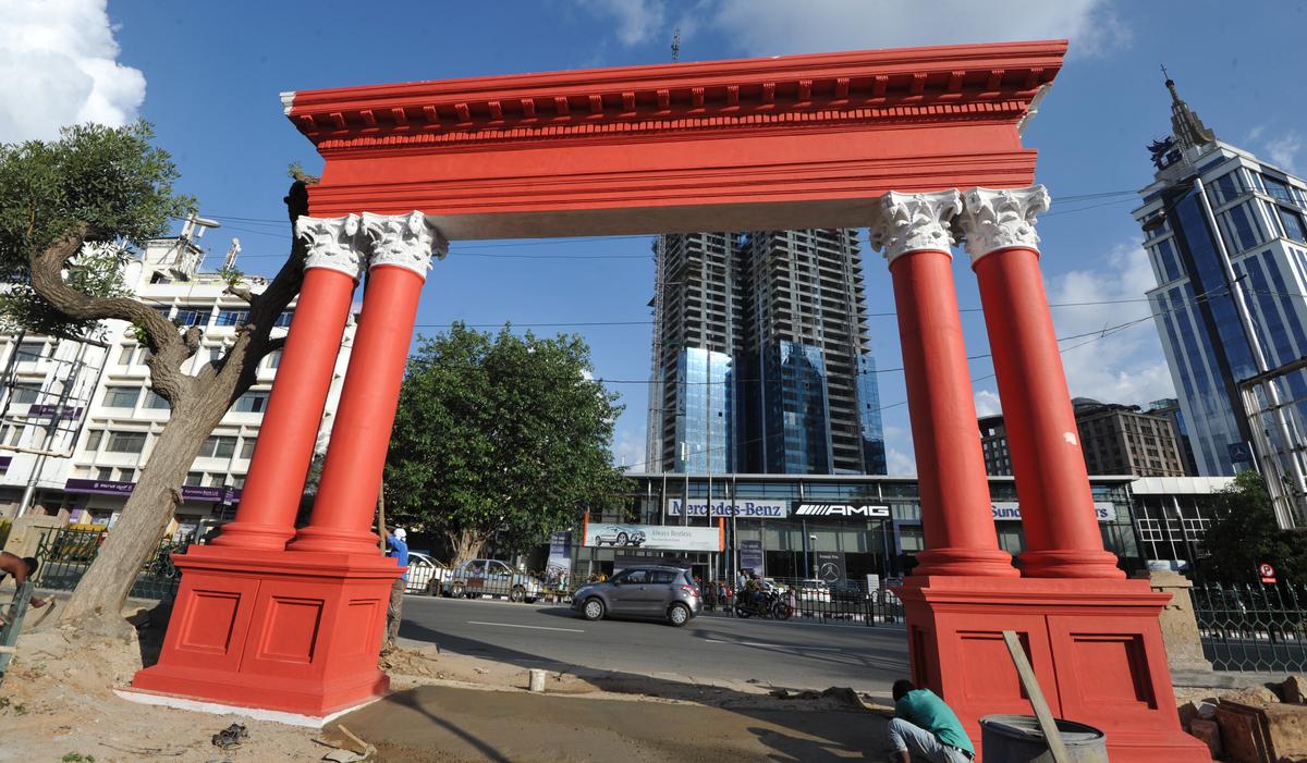 Entrance of the Government Museum on Kasturba Road, in Bengaluru.