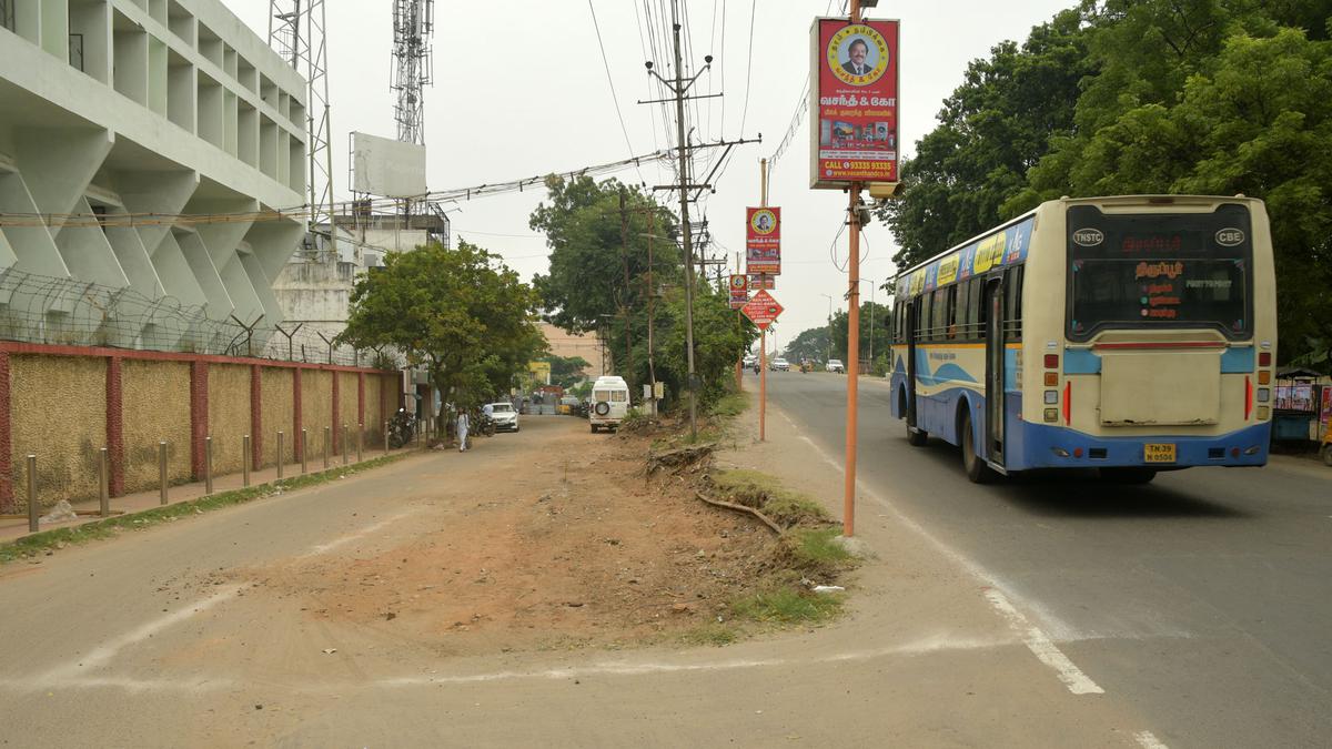 Tiruchi Corporation takes up work on approach roads to overbridge near Fort Railway Station 