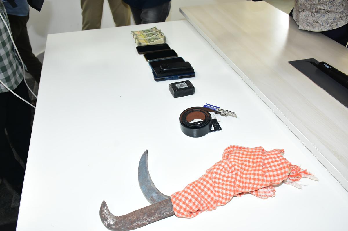 Wife and her friend among eight arrested in newly-wed man’s murder in Telangana’s Gadwal Wife and her friend among eight arrested in newly-wed man’s murder in Telangana’s Gadwal
