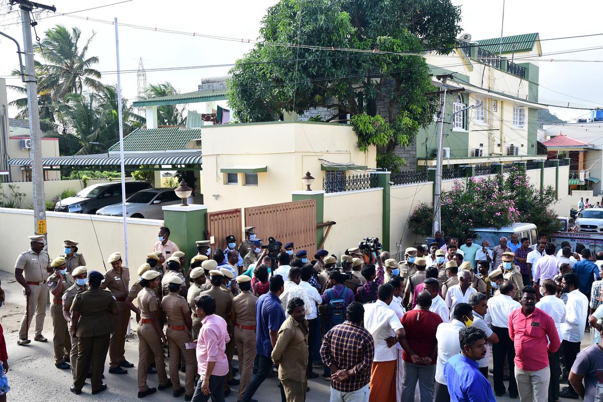 Directorate of Vigilance and Anti-Corruption conducting search operations at the residence of former Municipal Administration Minister S.P. Velumani at Coimbatore on Tuesday. 