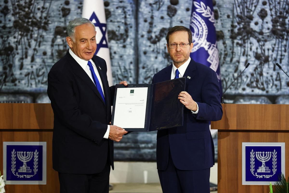 Israeli President Herzog invites Benjamin Netanyahu to form new government