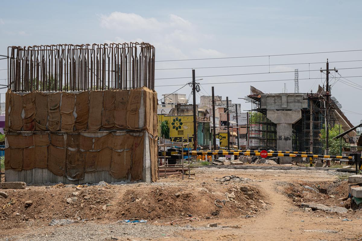 thehindu.com - S.Ganesan - Construction of road over bridge near Town Station set to gather pace